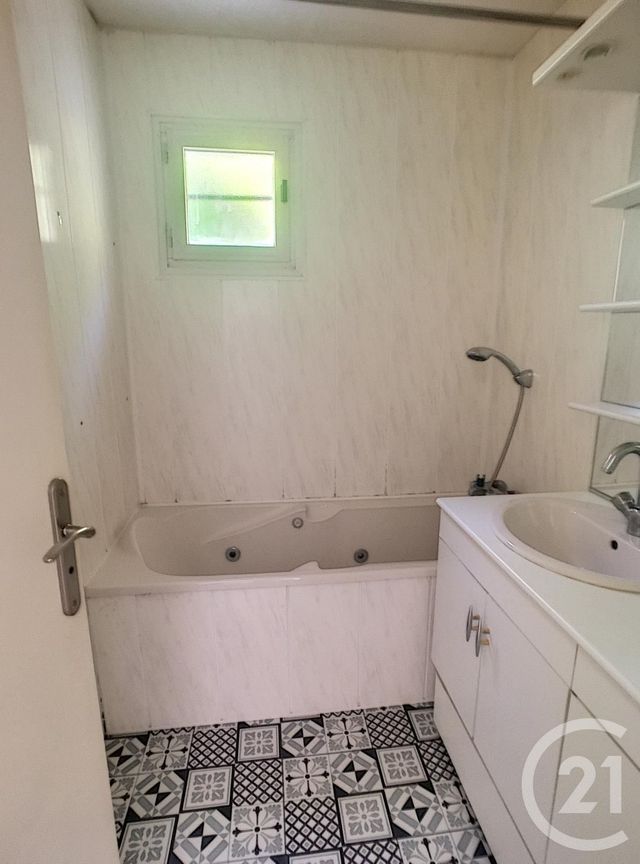 Appartement F3 &agrave; vendre - 4 pi&egrave;ces - 62,66 m2 - Deville Les Rouen - 76 - HAUTE-NORMANDIE