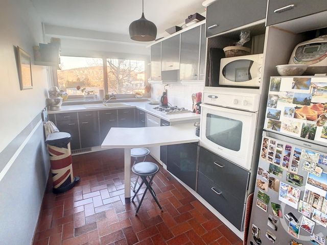 Appartement F3 &agrave; louer - 4 pi&egrave;ces - 83,90 m2 - Deville Les Rouen - 76 - HAUTE-NORMANDIE