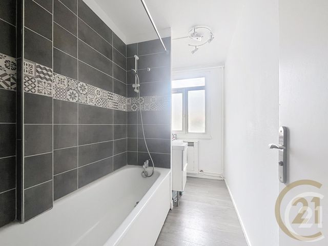 Afficher la photo en grand Appartement F3 à vendre - 3 pièces - 54,27 m2 - Deville Les Rouen - 76 - HAUTE-NORMANDIE