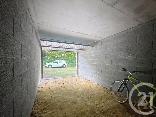 Parking à vendre - 13 m2 - Deville Les Rouen - 76 - HAUTE-NORMANDIE