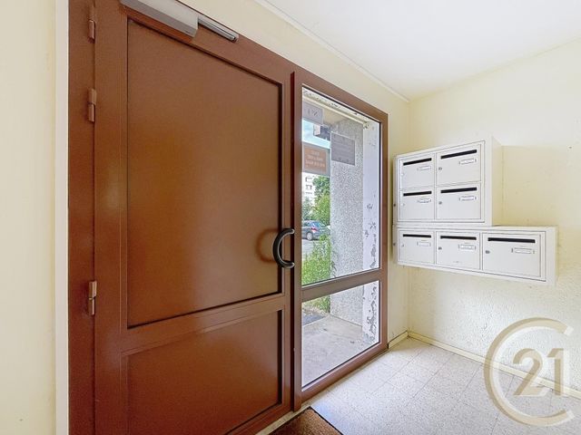 Appartement F2 bis à vendre - 4 pièces - 72,19 m2 - Deville Les Rouen - 76 - HAUTE-NORMANDIE