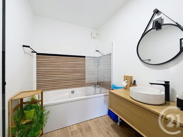 Appartement F3 à vendre - 3 pièces - 73,90 m2 - Deville Les Rouen - 76 - HAUTE-NORMANDIE