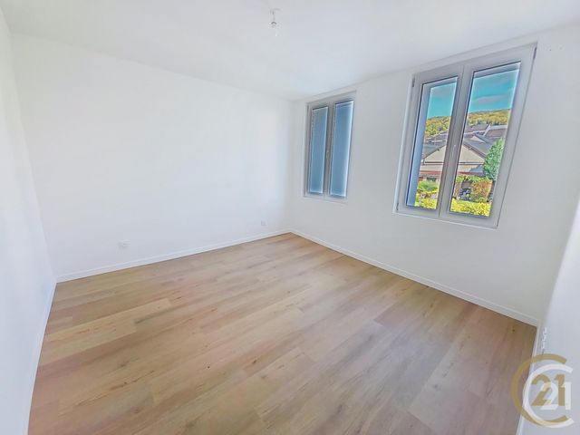 Maison à louer - 5 pièces - 76,90 m2 - Deville Les Rouen - 76 - HAUTE-NORMANDIE