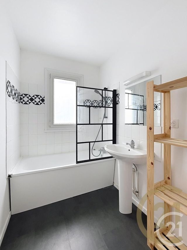 Afficher la photo en grand Appartement F4 à louer - 4 pièces - 74,65 m2 - Canteleu - 76 - HAUTE-NORMANDIE