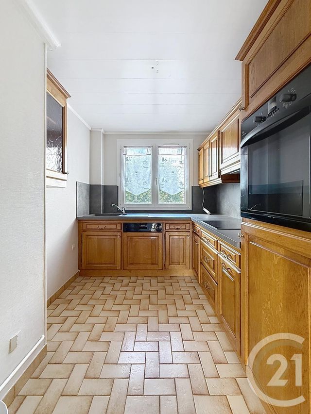 Afficher la photo en grand Appartement F3 à vendre - 4 pièces - 71,21 m2 - Maromme - 76 - HAUTE-NORMANDIE