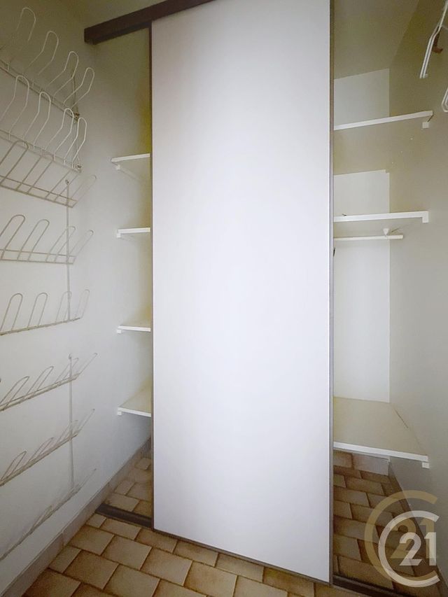 Afficher la photo en grand Appartement F3 à vendre - 4 pièces - 71,21 m2 - Maromme - 76 - HAUTE-NORMANDIE