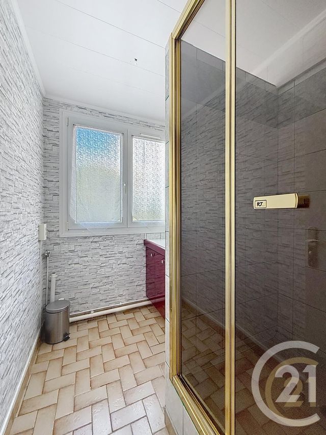 Afficher la photo en grand Appartement F3 à vendre - 4 pièces - 71,21 m2 - Maromme - 76 - HAUTE-NORMANDIE