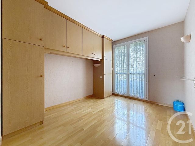 Afficher la photo en grand Appartement F3 à vendre - 4 pièces - 71,21 m2 - Maromme - 76 - HAUTE-NORMANDIE