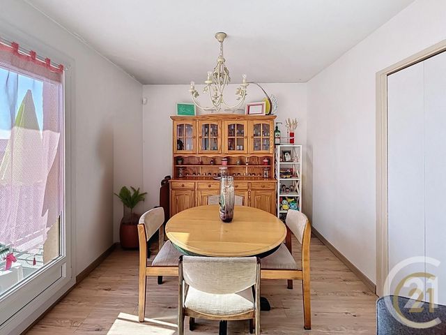 Appartement F3 à louer - 3 pièces - 64,20 m2 - Deville Les Rouen - 76 - HAUTE-NORMANDIE