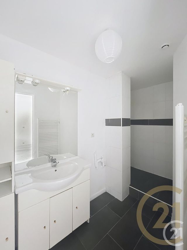 Appartement F3 à louer - 3 pièces - 42,90 m2 - Rouen - 76 - HAUTE-NORMANDIE