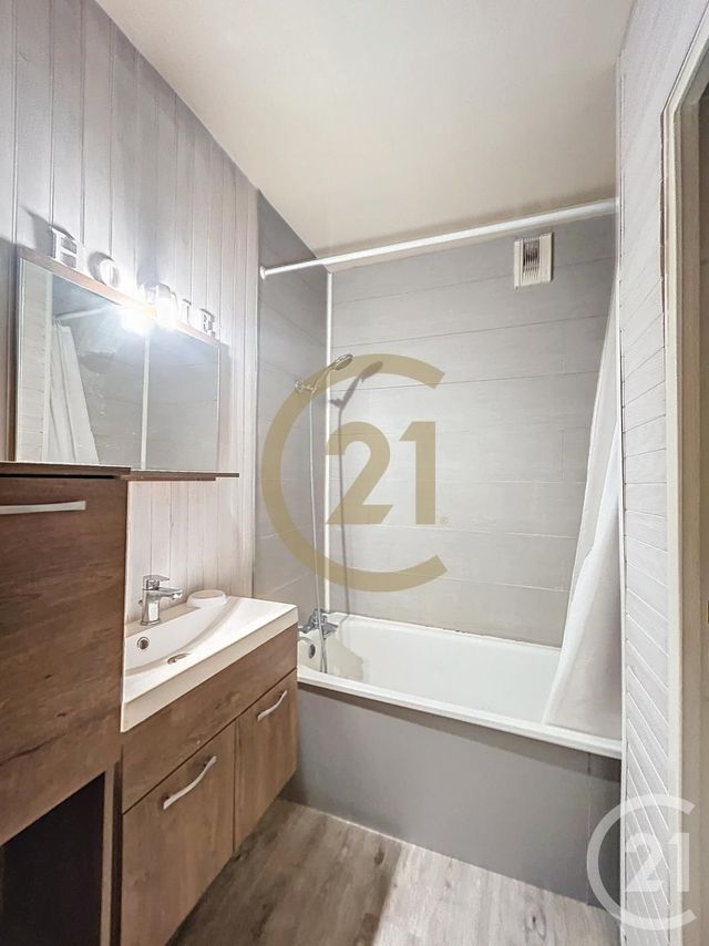 Appartement F2 à louer - 2 pièces - 42,13 m2 - Deville Les Rouen - 76 - HAUTE-NORMANDIE