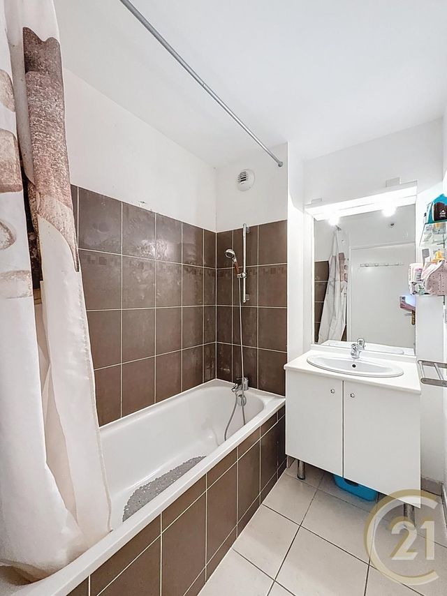 Appartement &agrave; vendre - 3 pi&egrave;ces - 61 m2 - Deville Les Rouen - 76 - HAUTE-NORMANDIE