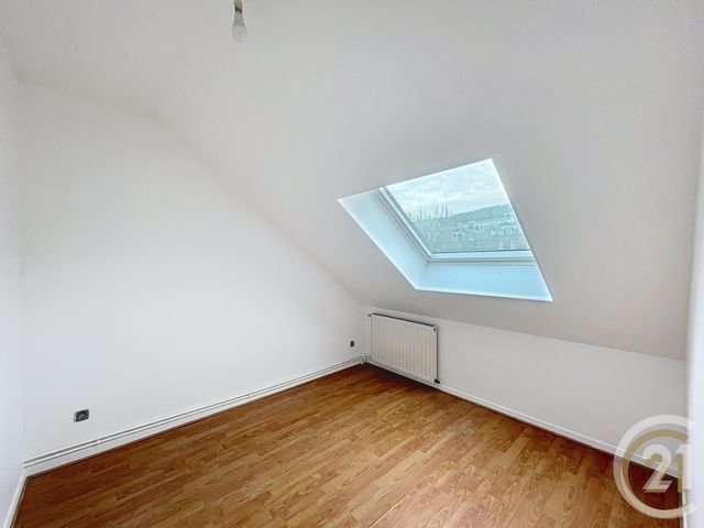 Maison &agrave; louer - 4 pi&egrave;ces - 65 m2 - Deville Les Rouen - 76 - HAUTE-NORMANDIE