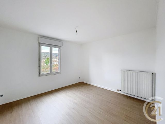 Maison &agrave; louer - 4 pi&egrave;ces - 65 m2 - Deville Les Rouen - 76 - HAUTE-NORMANDIE