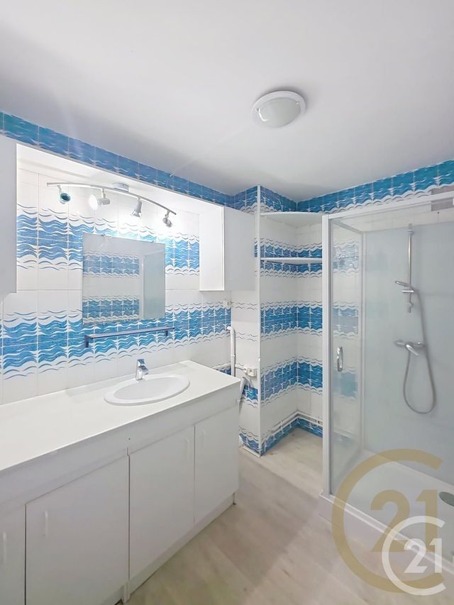 Appartement F4 &agrave; louer - 4 pi&egrave;ces - 77,94 m2 - Deville Les Rouen - 76 - HAUTE-NORMANDIE