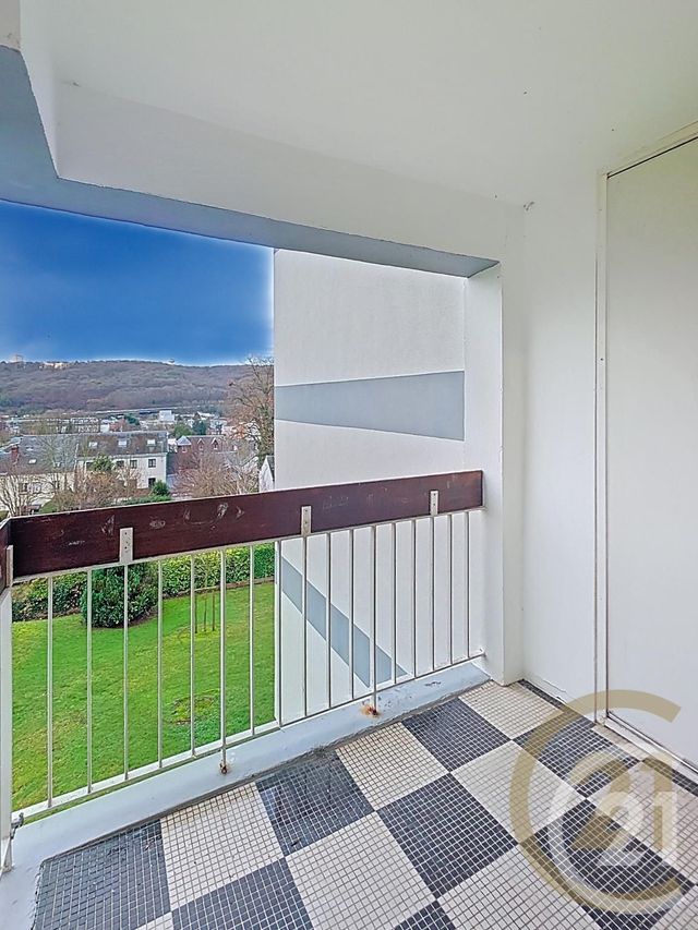 Appartement F4 &agrave; louer - 4 pi&egrave;ces - 77,94 m2 - Deville Les Rouen - 76 - HAUTE-NORMANDIE