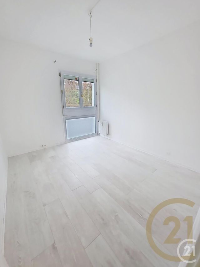 Appartement F4 &agrave; louer - 4 pi&egrave;ces - 77,94 m2 - Deville Les Rouen - 76 - HAUTE-NORMANDIE