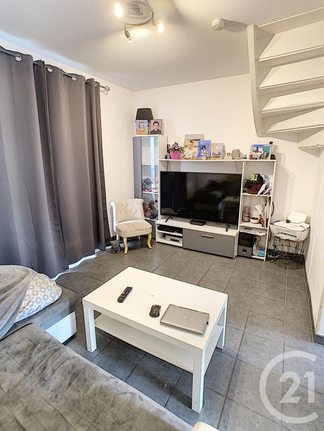 Maison &agrave; louer - 4 pi&egrave;ces - 63,47 m2 - Deville Les Rouen - 76 - HAUTE-NORMANDIE