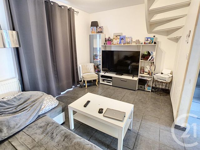 Maison &agrave; louer - 4 pi&egrave;ces - 63,47 m2 - Deville Les Rouen - 76 - HAUTE-NORMANDIE