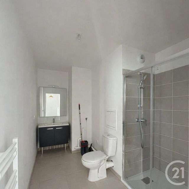 Appartement T2 &agrave; louer - 2 pi&egrave;ces - 41,11 m2 - Deville Les Rouen - 76 - HAUTE-NORMANDIE