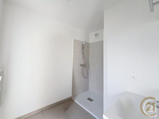 Appartement T2 &agrave; louer - 2 pi&egrave;ces - 45,17 m2 - Deville Les Rouen - 76 - HAUTE-NORMANDIE