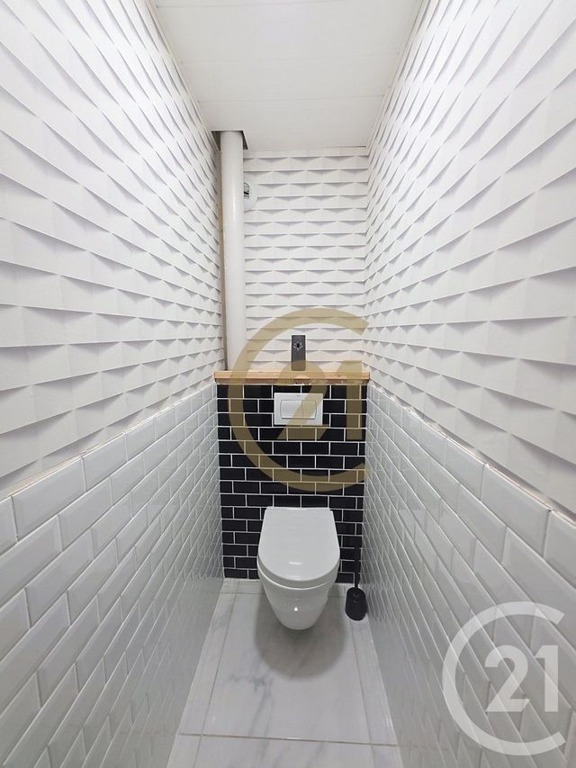 Appartement F4 &agrave; louer - 4 pi&egrave;ces - 75,08 m2 - Deville Les Rouen - 76 - HAUTE-NORMANDIE