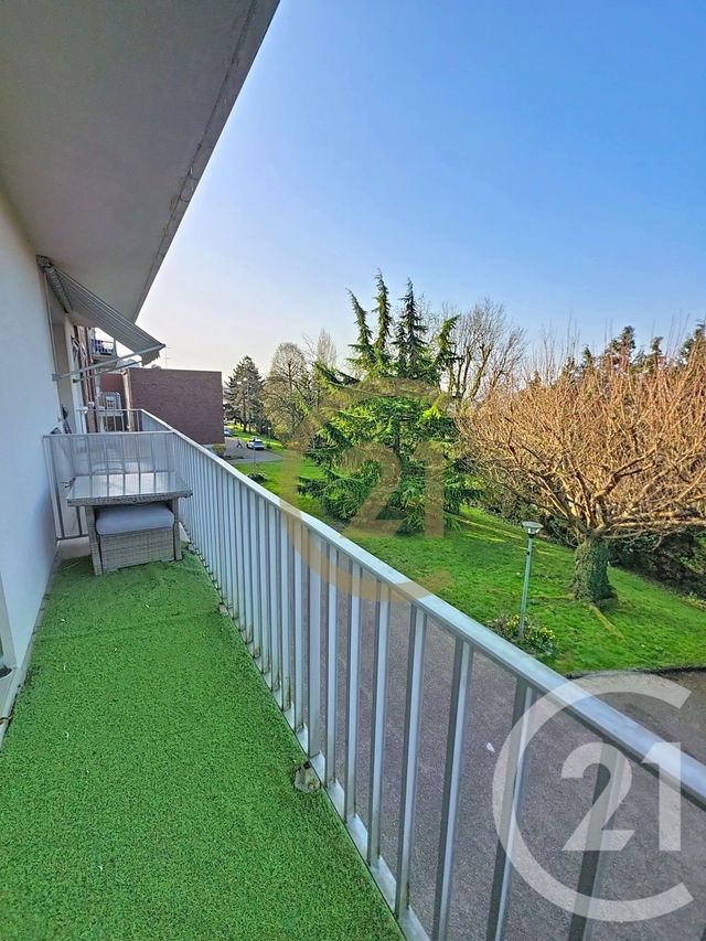 Appartement F4 &agrave; louer - 4 pi&egrave;ces - 75,08 m2 - Deville Les Rouen - 76 - HAUTE-NORMANDIE