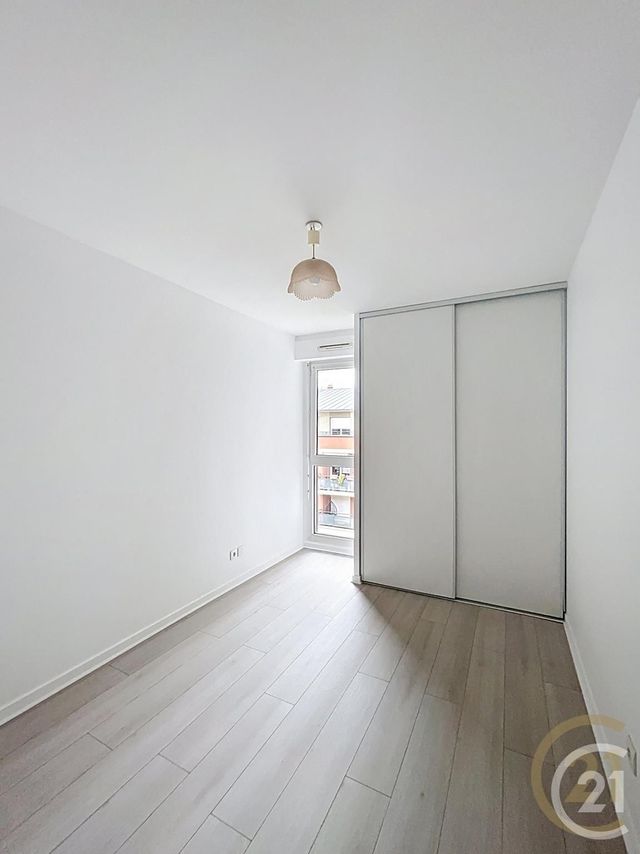 Appartement F4 &agrave; louer - 4 pi&egrave;ces - 73,23 m2 - Deville Les Rouen - 76 - HAUTE-NORMANDIE
