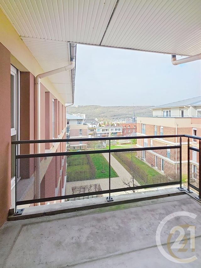 Appartement F4 &agrave; louer - 4 pi&egrave;ces - 73,23 m2 - Deville Les Rouen - 76 - HAUTE-NORMANDIE