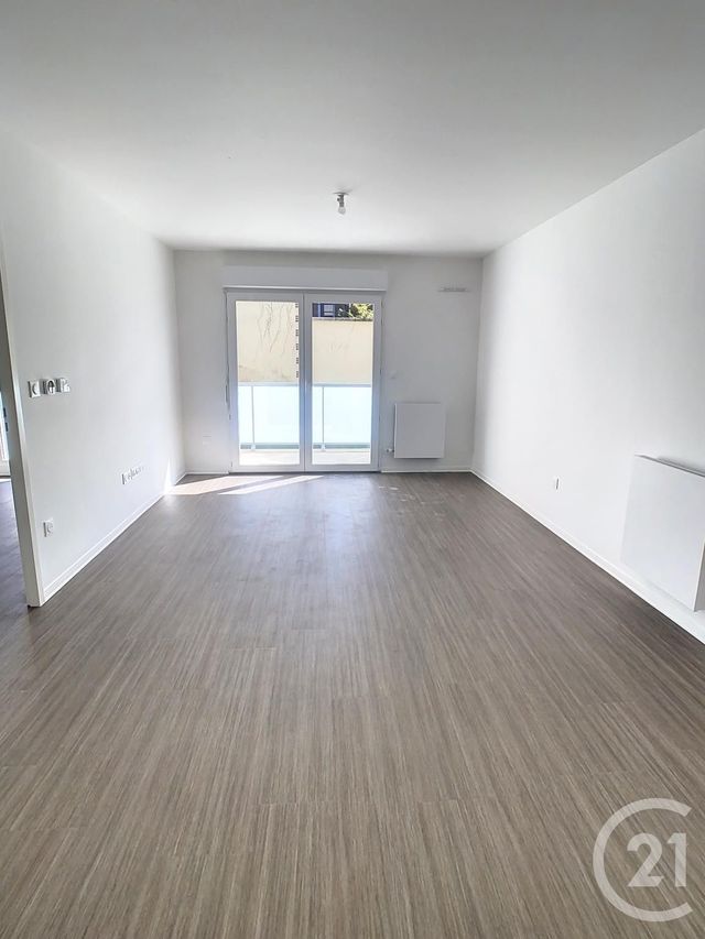 Appartement F2 &agrave; louer - 2 pi&egrave;ces - 40,92 m2 - Deville Les Rouen - 76 - HAUTE-NORMANDIE