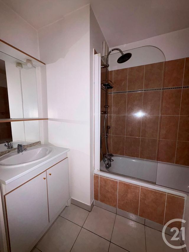 Appartement F3 &agrave; louer - 3 pi&egrave;ces - 62,10 m2 - Rouen - 76 - HAUTE-NORMANDIE