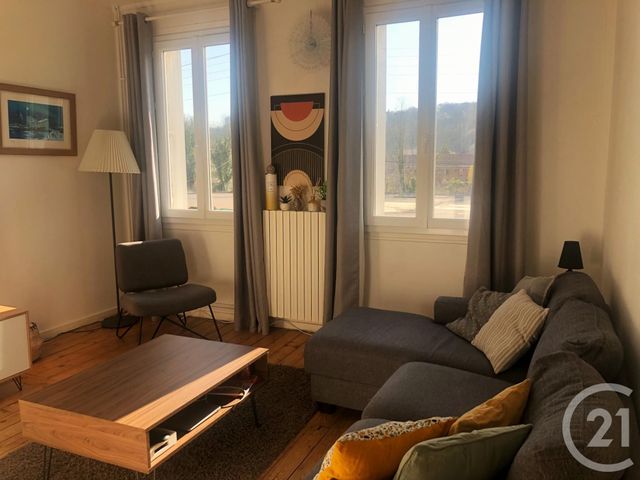 Maison &agrave; louer - 4 pi&egrave;ces - 62,86 m2 - Deville Les Rouen - 76 - HAUTE-NORMANDIE