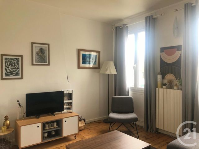 Maison &agrave; louer - 4 pi&egrave;ces - 62,86 m2 - Deville Les Rouen - 76 - HAUTE-NORMANDIE