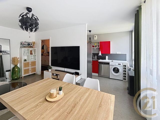 Appartement F3 &agrave; louer - 3 pi&egrave;ces - 70,80 m2 - Deville Les Rouen - 76 - HAUTE-NORMANDIE