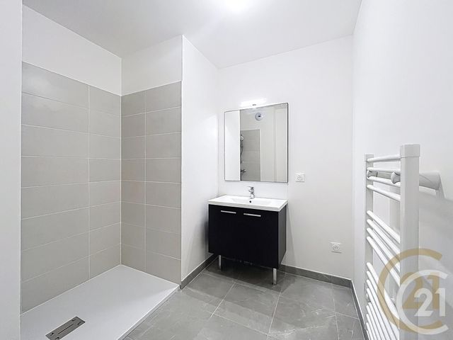 Appartement F3 &agrave; louer - 3 pi&egrave;ces - 64,54 m2 - Deville Les Rouen - 76 - HAUTE-NORMANDIE