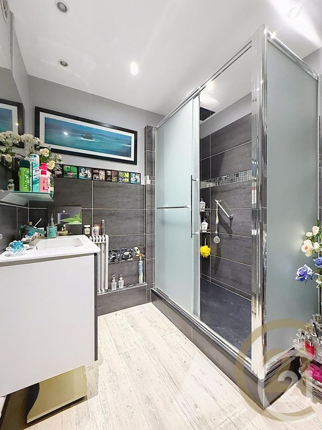 Appartement F4 &agrave; vendre - 4 pi&egrave;ces - 80,59 m2 - Deville Les Rouen - 76 - HAUTE-NORMANDIE