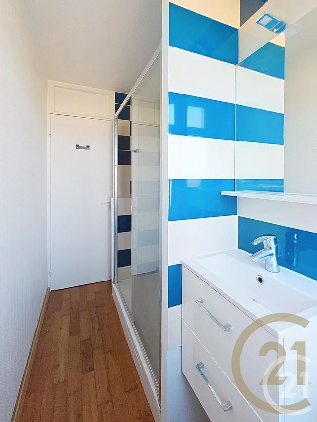 Appartement F3 &agrave; louer - 3 pi&egrave;ces - 55,93 m2 - Deville Les Rouen - 76 - HAUTE-NORMANDIE