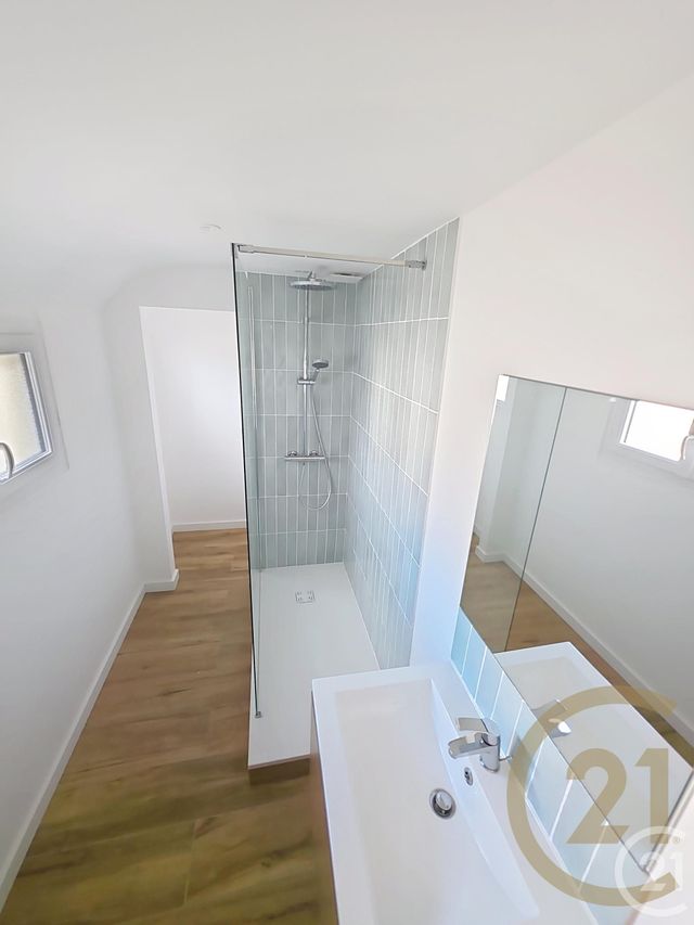 Maison &agrave; louer - 3 pi&egrave;ces - 70,09 m2 - Deville Les Rouen - 76 - HAUTE-NORMANDIE