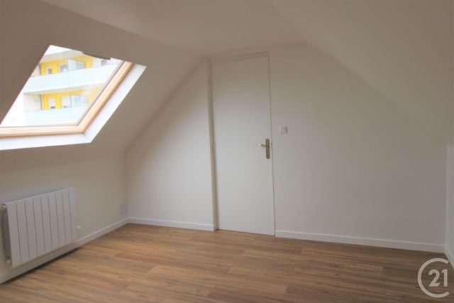 Afficher la photo en grand Maison à vendre - 5 pièces - 93,40 m2 - SOTTEVILLE LES ROUEN - 76 - HAUTE-NORMANDIE