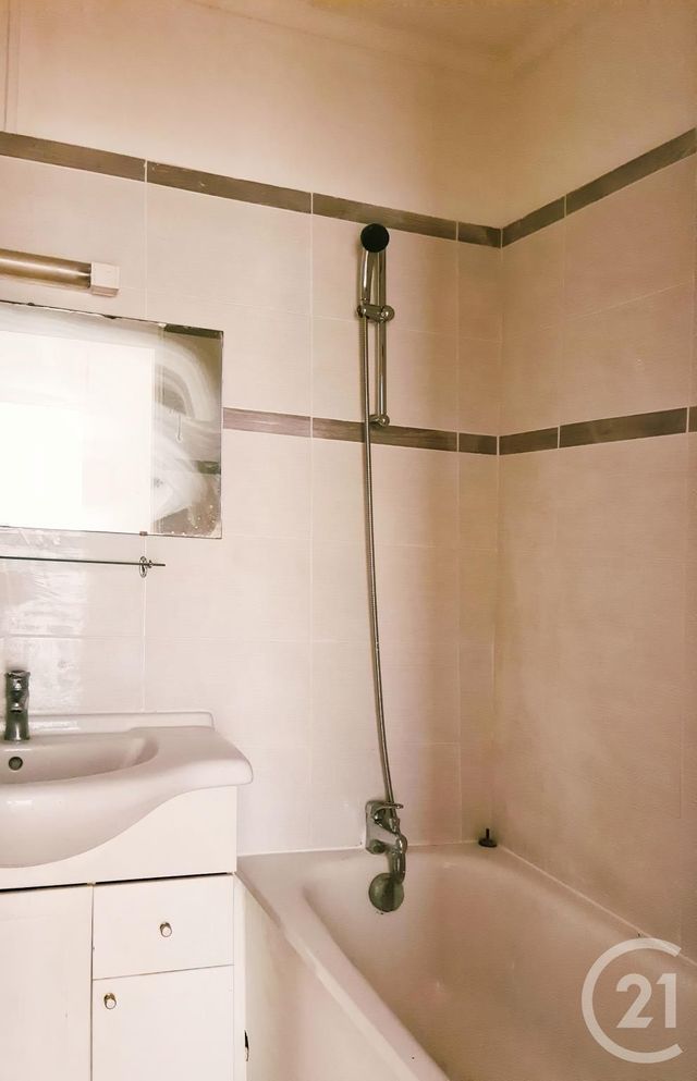 Afficher la photo en grand Appartement F2 à louer - 2 pièces - 37,88 m2 - LE PETIT QUEVILLY - 76 - HAUTE-NORMANDIE