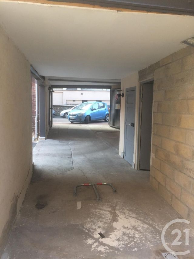 Afficher la photo en grand Parking à louer - 16 m2 - ROUEN - 76 - HAUTE-NORMANDIE