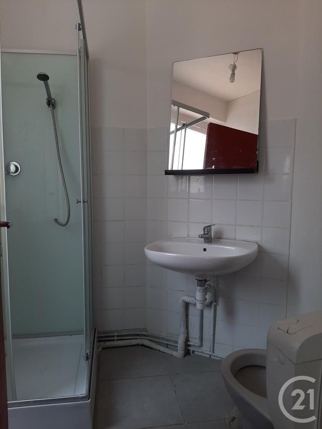 Afficher la photo en grand Immeuble à vendre - 200 m2 - LE PETIT QUEVILLY - 76 - HAUTE-NORMANDIE