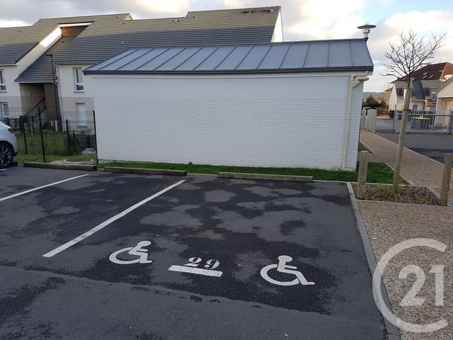 Afficher la photo en grand Parking à louer - 15 m2 - St Etienne Du Rouvray - 76 - HAUTE-NORMANDIE