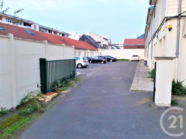 Afficher la photo en grand Parking à louer - 15 m2 - Rouen - 76 - HAUTE-NORMANDIE