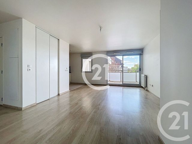 Appartement T3 à vendre - 3 pièces - 64 m2 - Sotteville Les Rouen - 76 - HAUTE-NORMANDIE