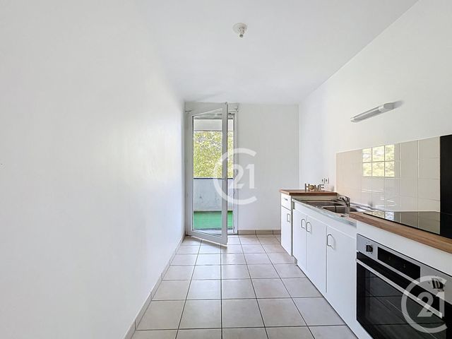 Afficher la photo en grand Appartement F4 à louer - 4 pièces - 79,37 m2 - Le Petit Quevilly - 76 - HAUTE-NORMANDIE