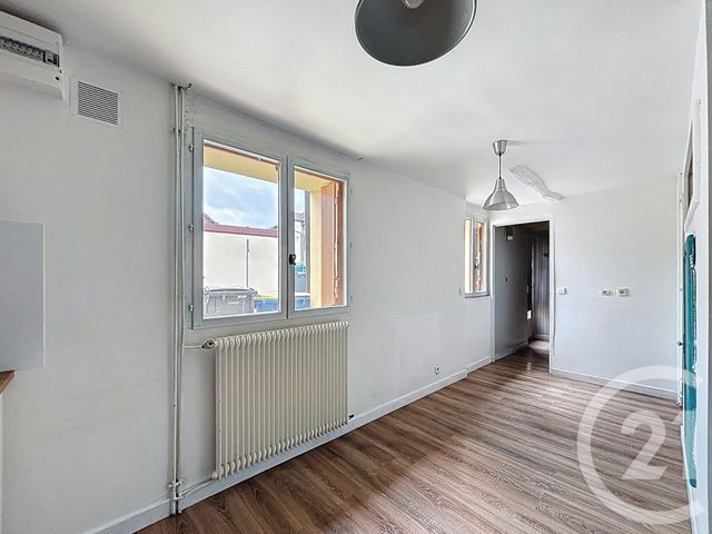 Afficher la photo en grand Maison à vendre - 3 pièces - 73 m2 - Petit Couronne - 76 - HAUTE-NORMANDIE