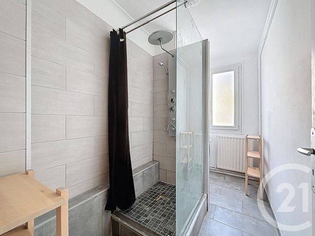 Appartement T5 à vendre - 5 pièces - 78,37 m2 - Darnetal - 76 - HAUTE-NORMANDIE