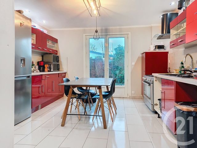 Afficher la photo en grand Immeuble à vendre - 205 m2 - St Etienne Du Rouvray - 76 - HAUTE-NORMANDIE