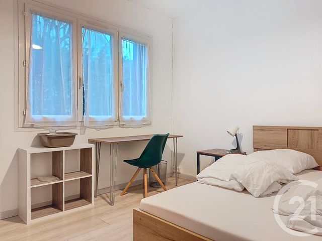 Afficher la photo en grand Immeuble à vendre - 205 m2 - St Etienne Du Rouvray - 76 - HAUTE-NORMANDIE
